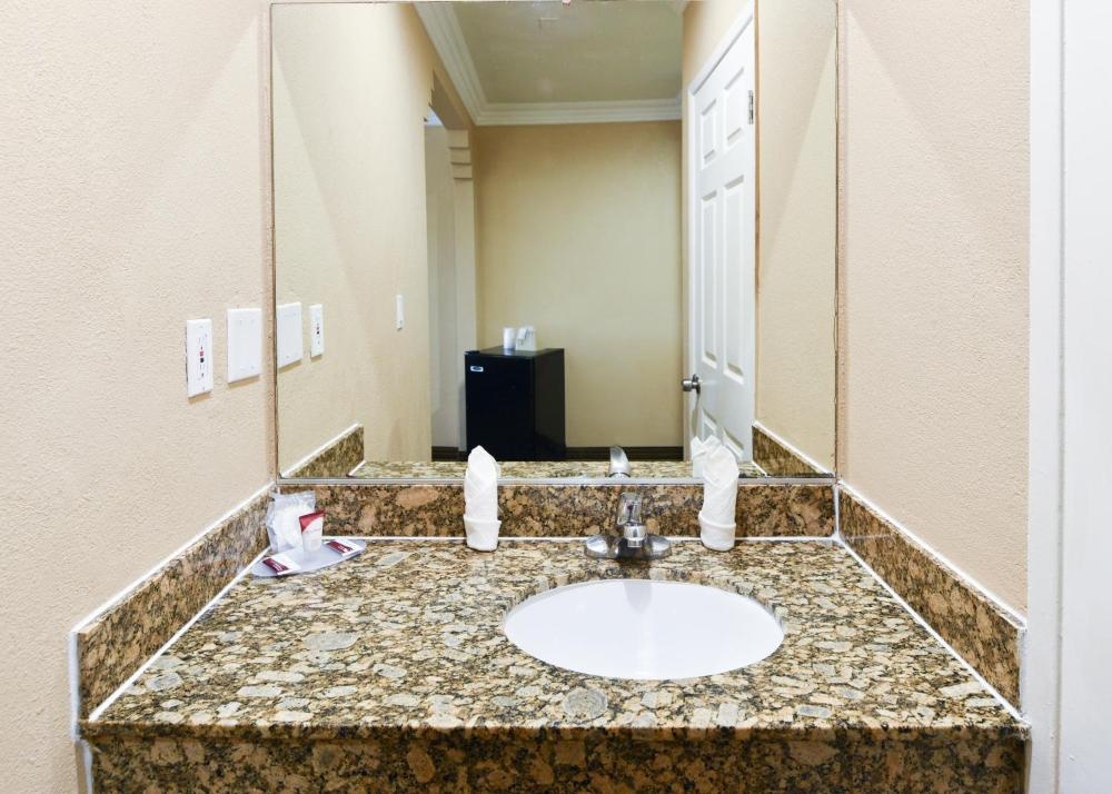 Hollywood Inn Express South